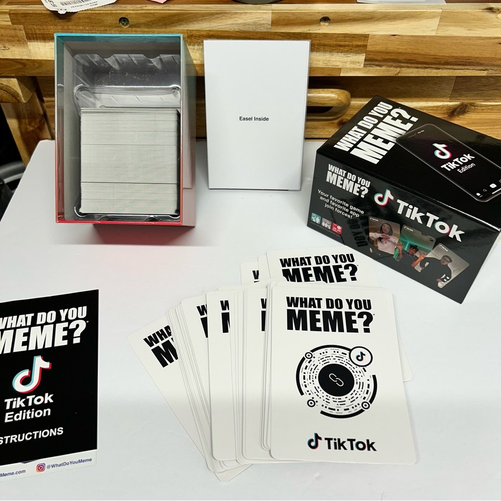TikTok Edition Card‎ Game - Picture 5 of 5